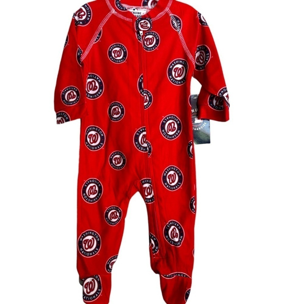 MLB Washington Nationals Raglan Full-Zip Sleeper  0-3 mo.s 
Raglan Sleeper NWT